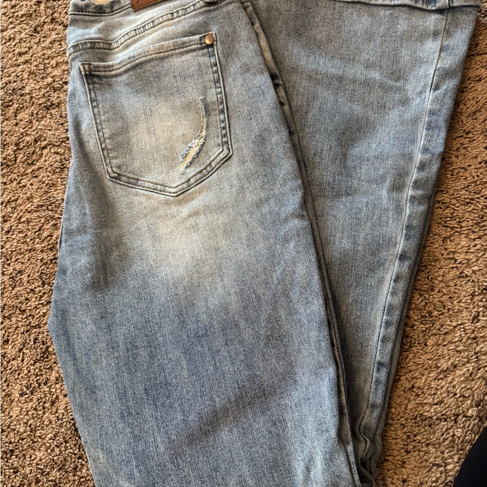 Judy Blue Light Wash Straight Leg Jeans